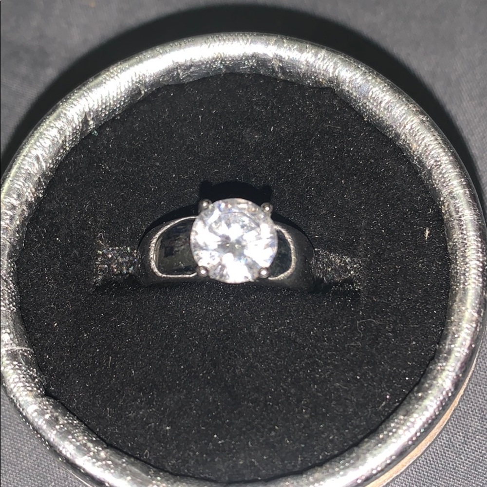 Beautiful ring sterling silver 925 size 6